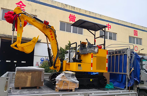 山东东达机电自主研发生产的 MWND2.0小型挖掘机成功发运云南